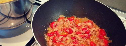 паста с тунцом, помидорчиками и пармезаном. Шаг 7