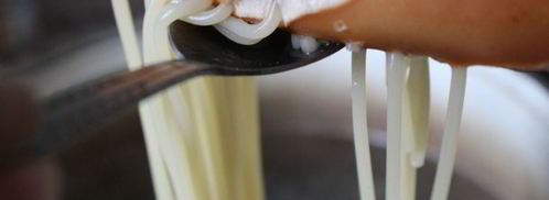 сосиска со спагетти и яйцом. Шаг 7