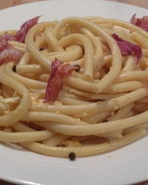 Спагетти Карбонара с маринованным зеленым перцем-горошком