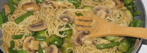 японская лапша с овощами и омлетом. Шаг 7