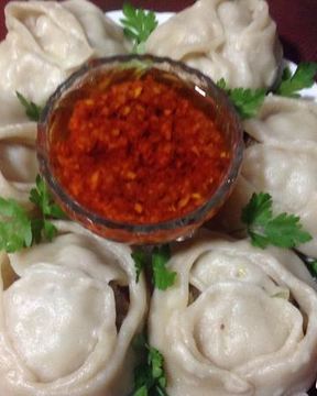 Манты со свининой и тыквой