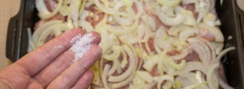 мясо по-французски классически в духовке с картошкой. Шаг 15