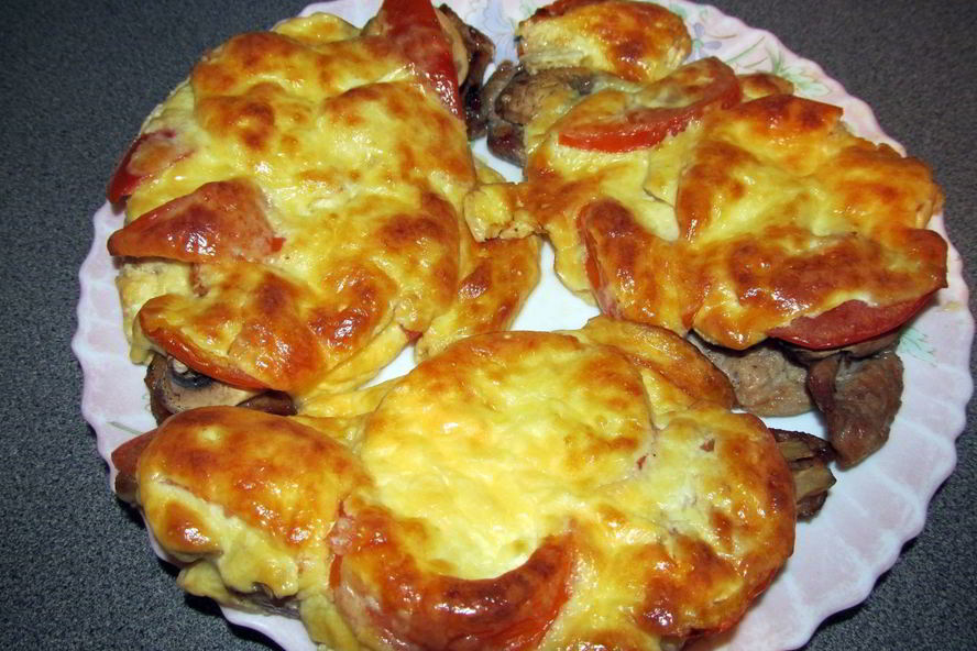 Рецепт мяса по-французски на сковороде с грибами