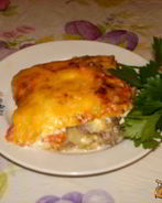 Мясо по-французски с помидорами и грибами