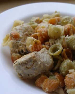 Индейка под сырно-сметанным соусом