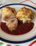 Куриные бедрышки, фаршированные рисом, сыром и изюмом