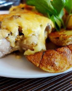 Курица под грибным соусом