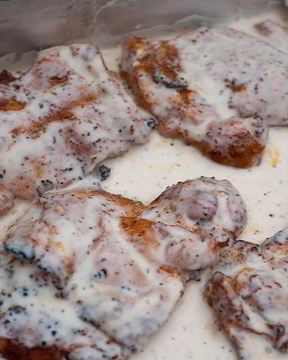 Курица под соусом