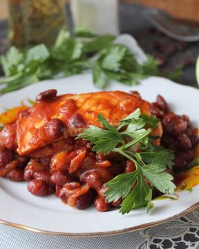 Курица с красной фасолью