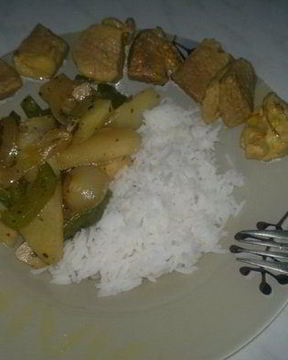 Овощи с рисом и свининой