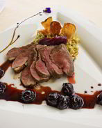 Утиная грудка с вишневым соусом