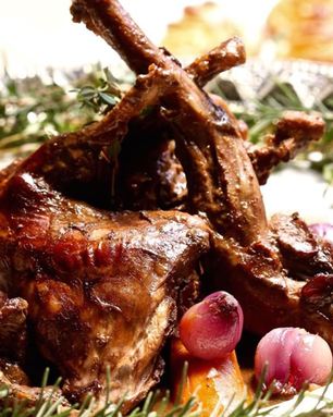 Заяц с картошкой в духовке