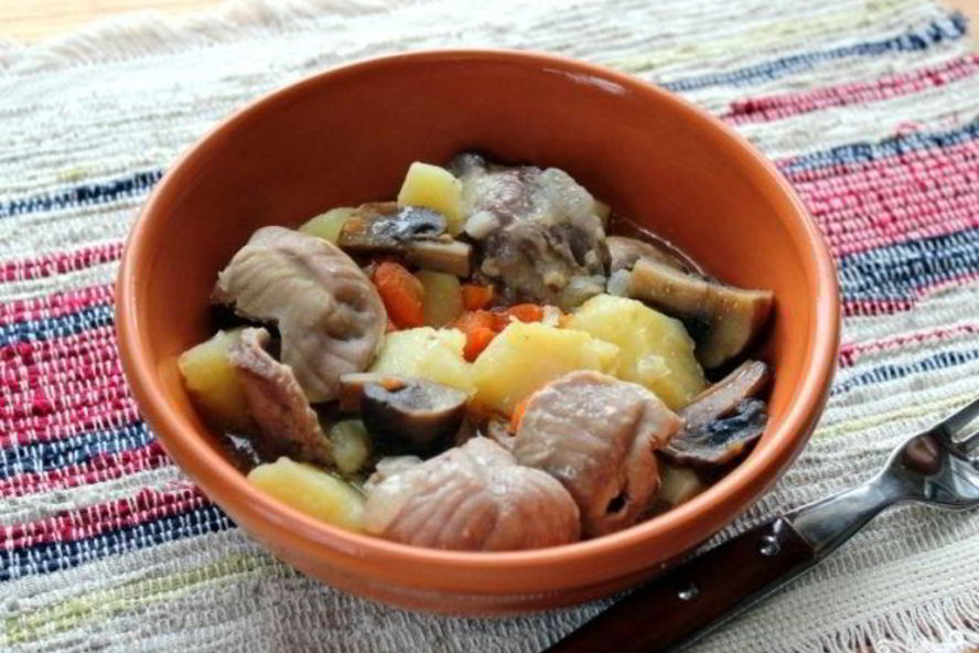 Рецепт желудков куриных, тушенных с картошкой