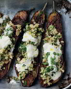 Баклажаны с чермулои, булгуром и иогуртом