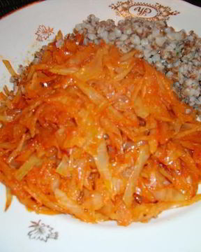 Капуста тушеная с луком