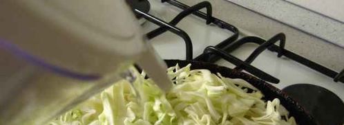 картофель с тушеной капустой и баклажанами. Шаг 16