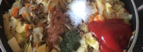 картофель тушеный с фаршем и капустой. Шаг 8