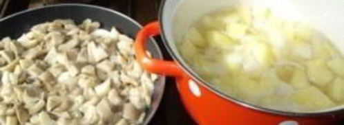 картошка тушеная с грибами и сметаной. Шаг 3