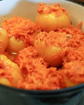 Перец, фаршированный морковью