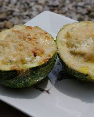 Цукини, фаршированные творогом и сливочным сыром