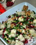 Цветная капуста с орехами и гранатом