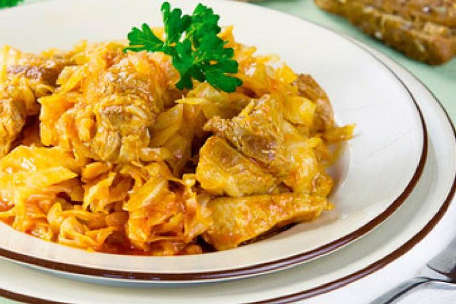 Рецепт тушеной капусты со свининой