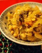 Тушеная квашеная капуста с фасолью