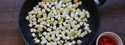 тушеные кабачки с фаршем и рисом. Шаг 6