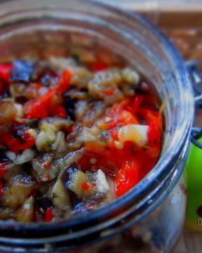 Запеченные баклажаны и перцы