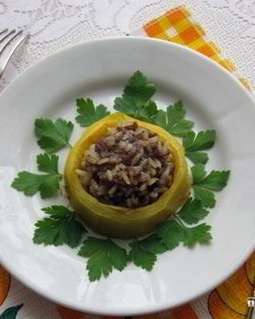 Запеченные кабачки с рисом и фаршем