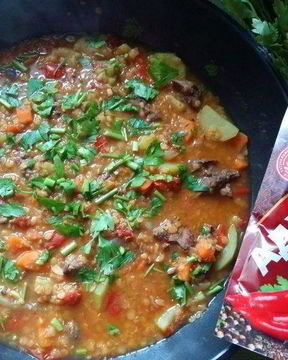 Дал из красной чечевицы с куриной печенью