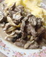 Говяжья печень, тушеная с овощами