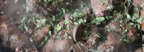 куриная печень с луком и грецкими орехами. Шаг 4