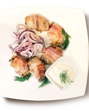 Куриная печень в беконе