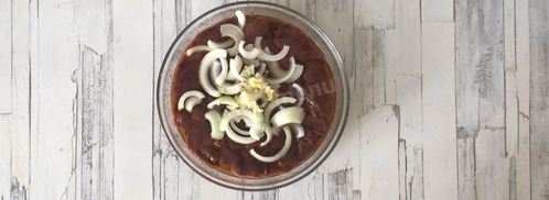 куриная печень в духовке запеченная с луком и чесноком. Шаг 6