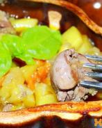 Куриная печень в горшочках с картошкой