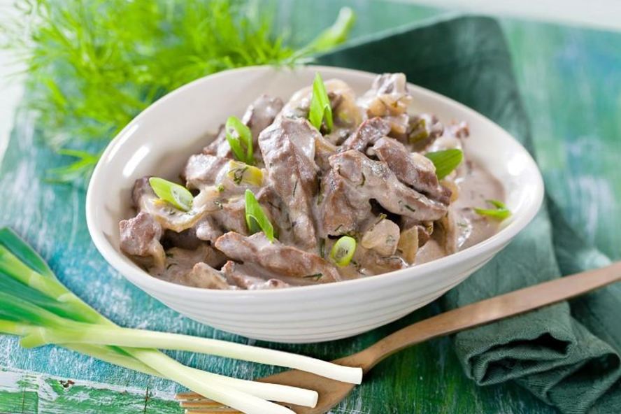 Рецепт печени по строгановски с молоком