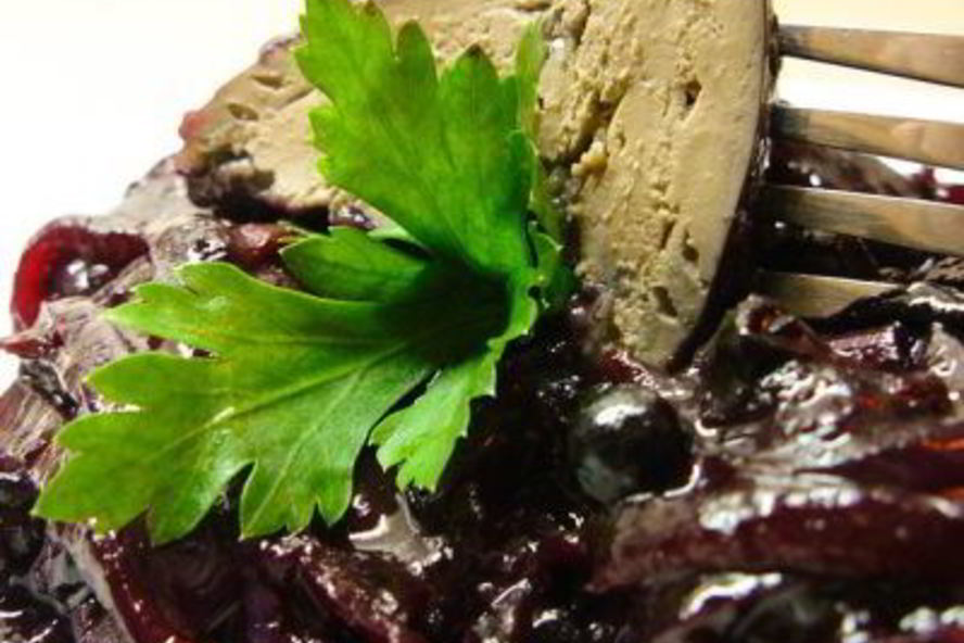 Рецепт тушеной куриной печени с черной смородиной