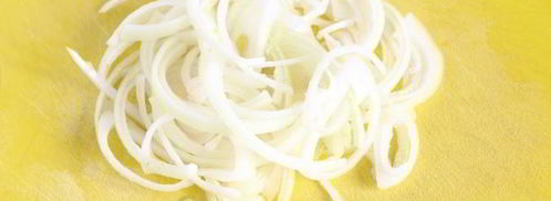 тушеная печень со сметаной, морковью и луком. Шаг 5