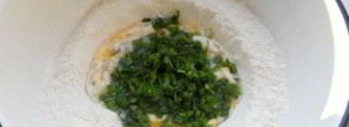 пельмени с зеленью. Шаг 3