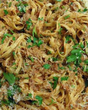 Домашняя паста с рагу из кролика