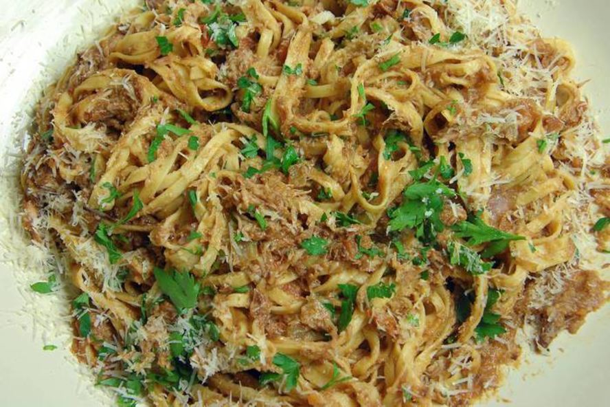 Рецепт домашней пасты с рагу из кролика