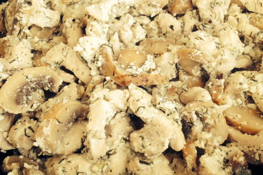 Рецепт куриного фрикасе с шампиньонами в сливочном соусе