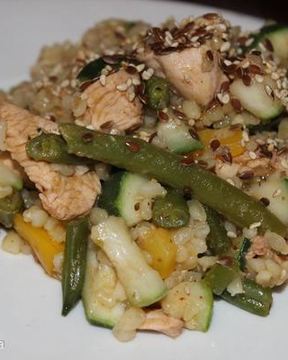 Овощное рагу с куриным филе и булгуром