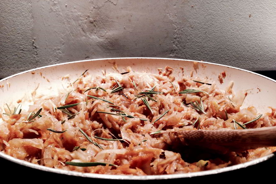 Рецепт овощного рагу с розмарином и имбирной настойкой