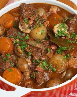 Рагу с овощами, мясом и грибами