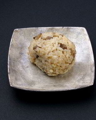 Биточки из грибного ризотто и моцареллы