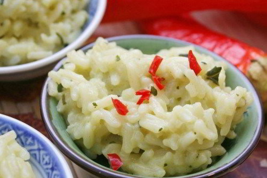 Рецепт летнего ризотто с зеленью, фетой и кабачками