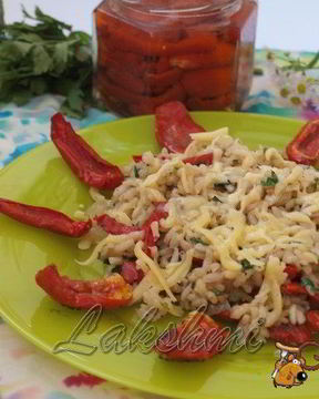 Ризотто с петрушкой и вялеными помидорами