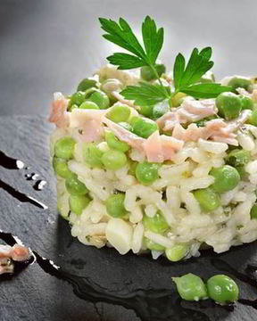 Ризотто с зеленым горошком и ветчиной